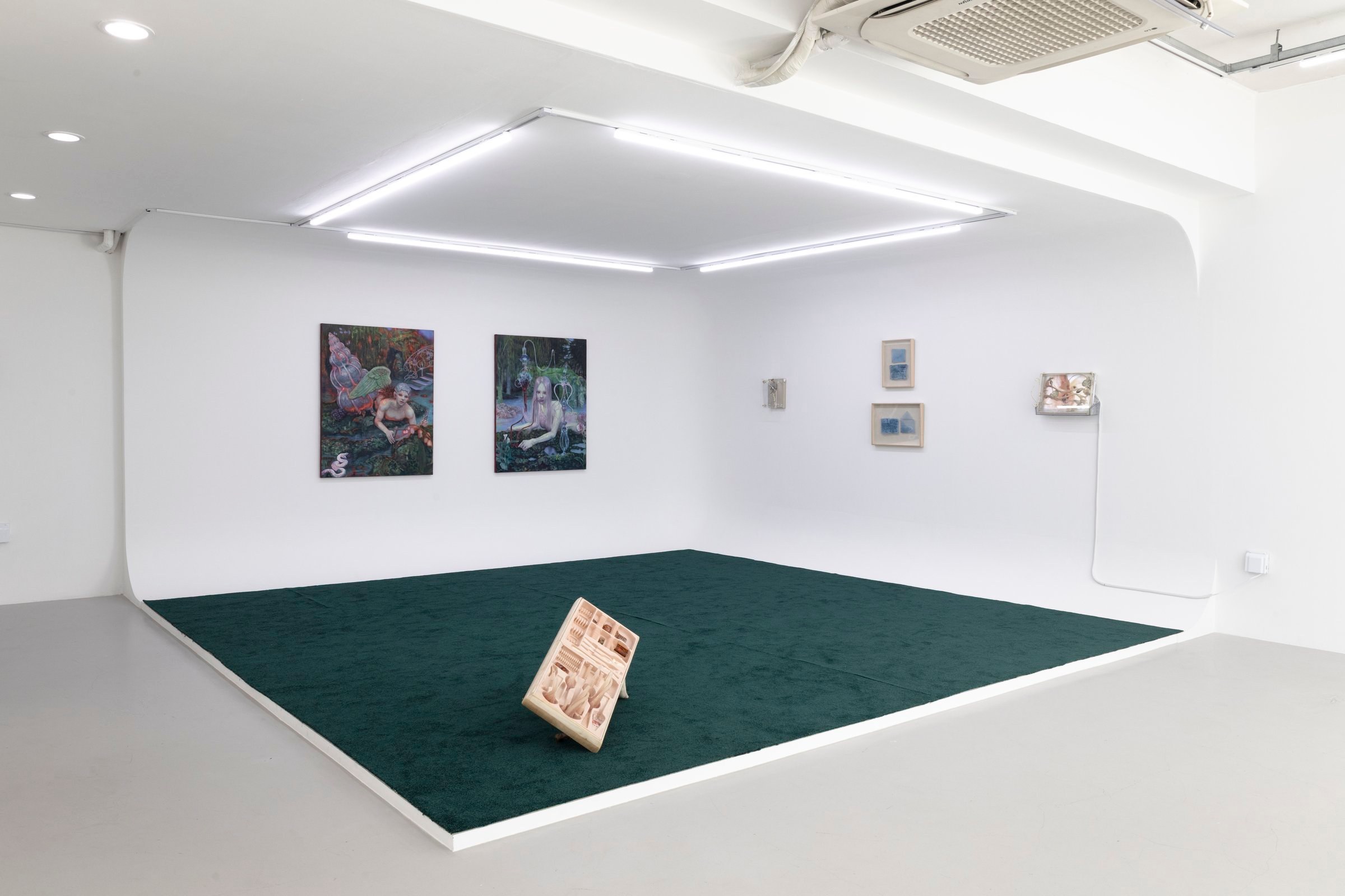 《성✧유물✧함》 installation view 1